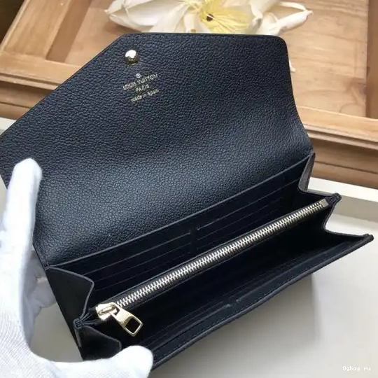 LOUIS WALLET SARAH VUITTON 0705